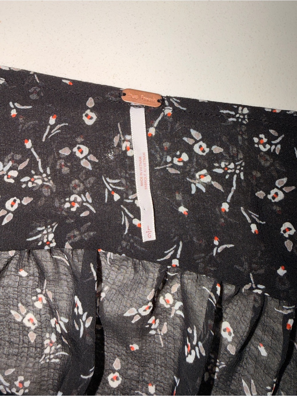 FREE PEOPLE Black Floral Smocked Long-Sleeve Crop Top - Picture 8 of 8